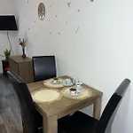 Nezarka A Privatni Wellness インドルジフーフ・フラデツ