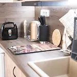 Nezarka A Privatni Wellness インドルジフーフ・フラデツ