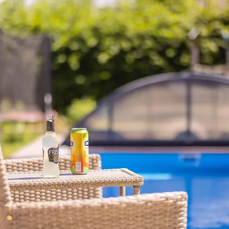 شقة Nezarka A Privatni Wellness *